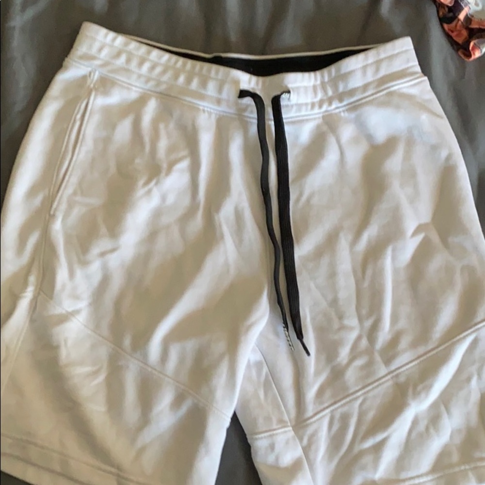 Hollister all white short